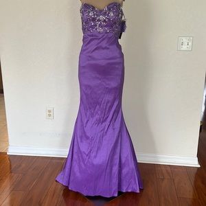 Long gown size 5/6 NWT
